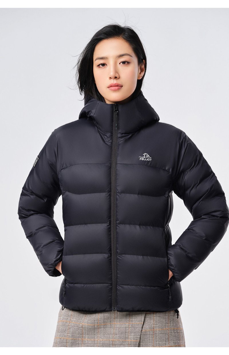 七彩屋服装：误区中的正确选择